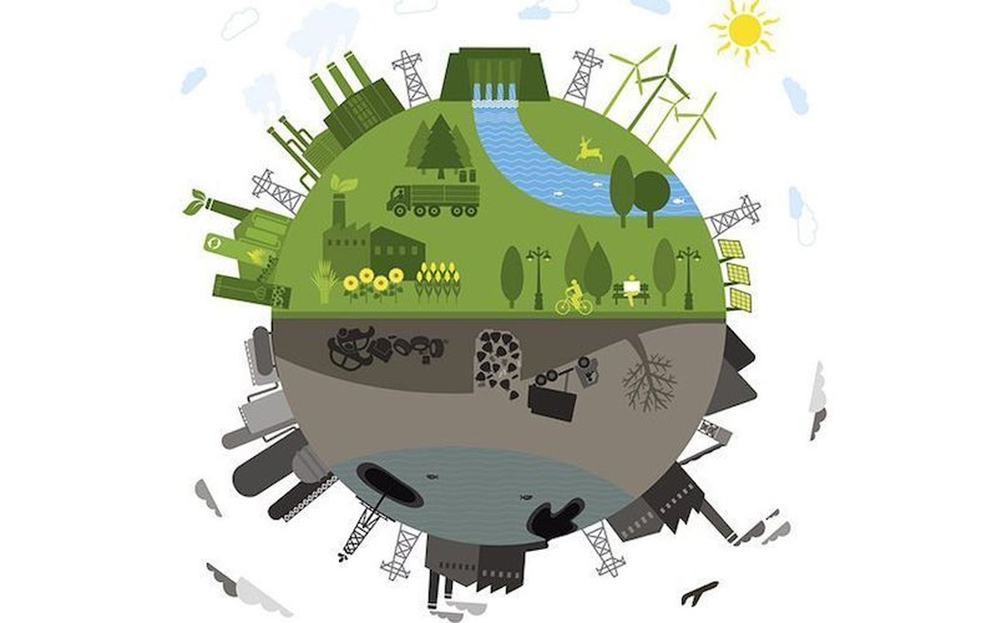 En illustrert globus delt i to seksjoner. Den øvre grønne halvdelen viser fornybare energikilder, bærekraftig landbruk, rent vann og skogbevaring. Den nedre mørkere halvdelen viser forurensning, avfall og ressursutarming. Illustrasjonen viser effektivt kontrasten mellom sirkulærøkonomiske prinsipper og tradisjonelle lineære økonomiske modeller i en forretningskontekst.
